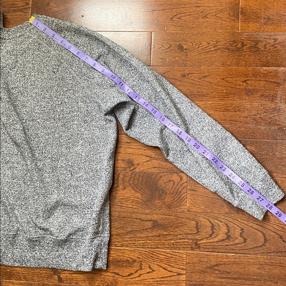 Roots Women’s Size Large Crewneck Sweatshirt Salt & Pepper Logo - Picture 10 of 11